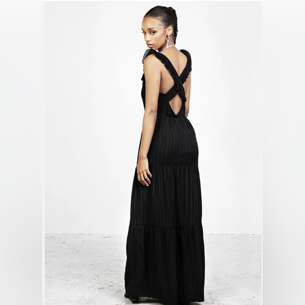 Disturbia Cross back Black Maxi Dress